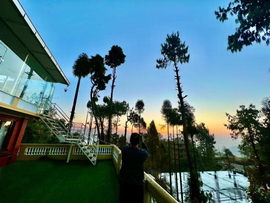atticinn/9770303/images/Mount Everest Hotel and Resort.jpeg